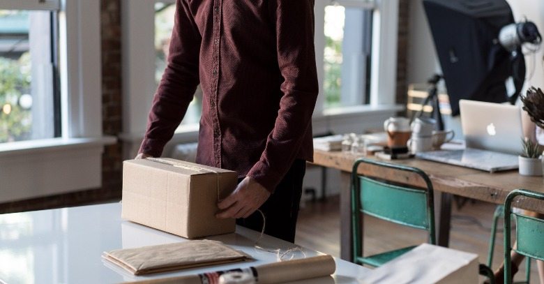 Avec Justbob, le chanvre léger arrive dans un colis anonyme