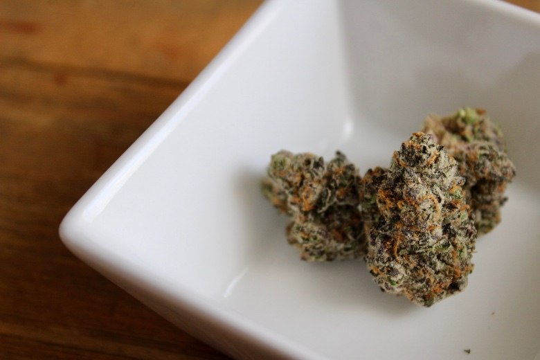 De la marijuana légère sur Justbob
