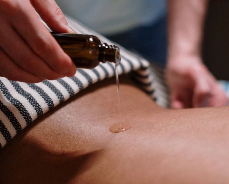 Huile de chanvre et propriétés cosmétiques pour le corps.