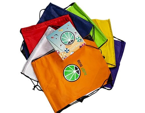 Sac multicolore dans le kit d'été de fluer de cbd