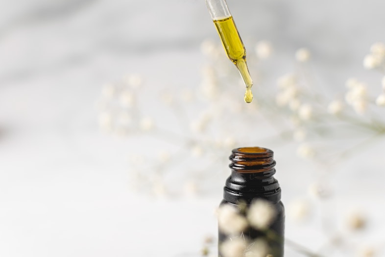 Combien de gouttes de CBD faut-il prendre par jour ?