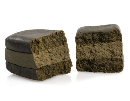 Coupe transversale du haschich CBD WAFER CBG montrant l'intérieur dense